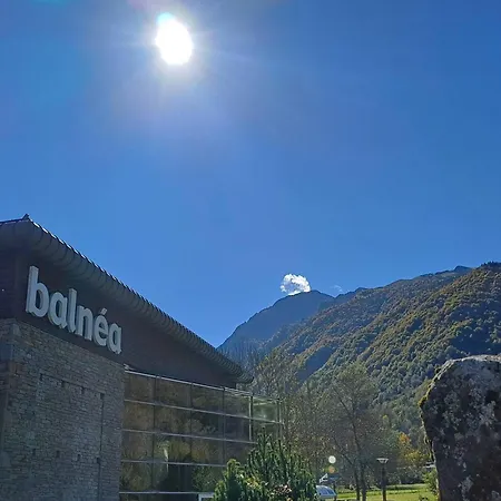 Maison De Village Renovee Pour 12 Pers Avec Jardin Et Jacuzzi Proche Loudenvielle - Fr-1-695-89 *