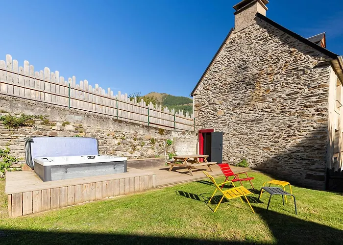 Maison De Village Renovee Pour 12 Pers Avec Jardin Et Jacuzzi Proche Loudenvielle - Fr-1-695-89 *